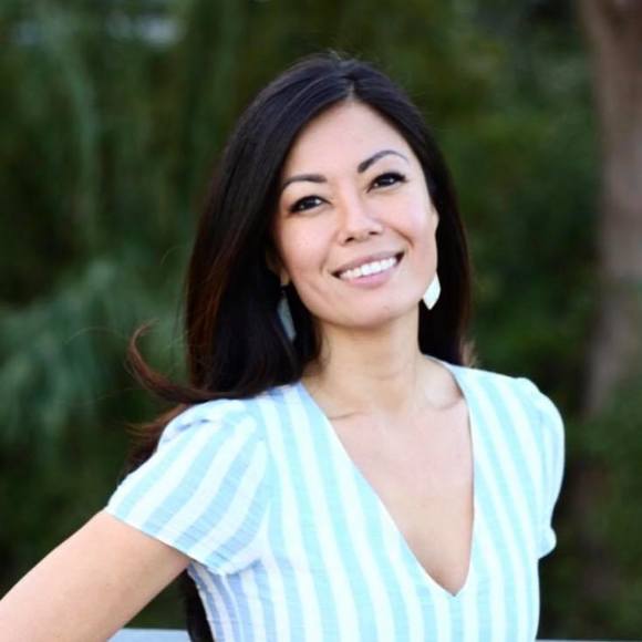 Meet your Posher, Danielle - Picture 2 of 5